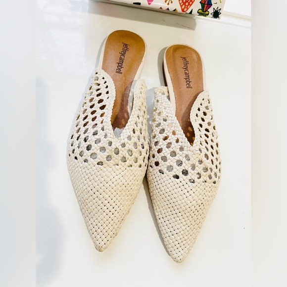 New Jeffrey Campbell Leno pointed toe flat slide mules, cream. Sz 8, Orig $135 - Picture 2 of 14